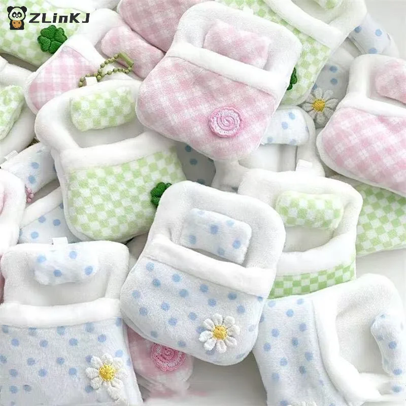 ตุ๊กตาผ้าพลัฌรูปโคลเวอร์สี่แฉก - Home Textile บทวิจารณ์และราคา